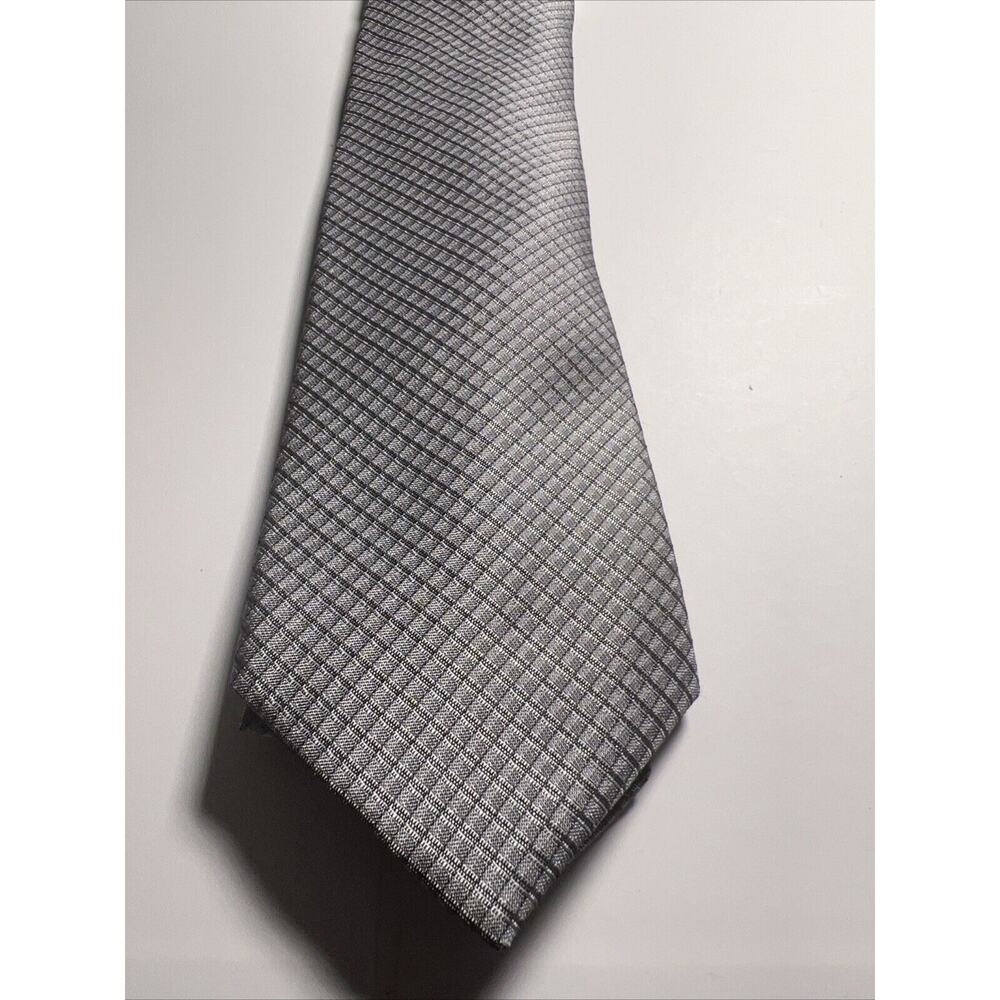 Calvin Klein Neck Tie Silk Blend Gray Chevron Pattern MSRP $69.50 NWT